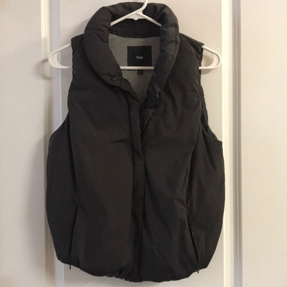 GAP - Women’s Grey Puffer Vest - Size S